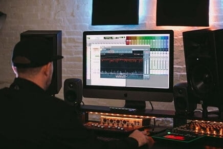 Recording And Mixing Tips For High Quality Audio-Visual Output - DubbingKing