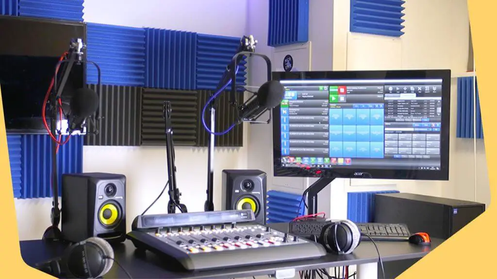 A Complete Recording Studio Equipment List - Video - DubbingKing